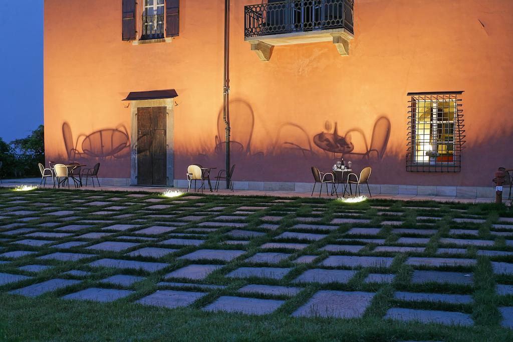 Castello Rosso Hotel Costigliole Saluzzo Exterior foto