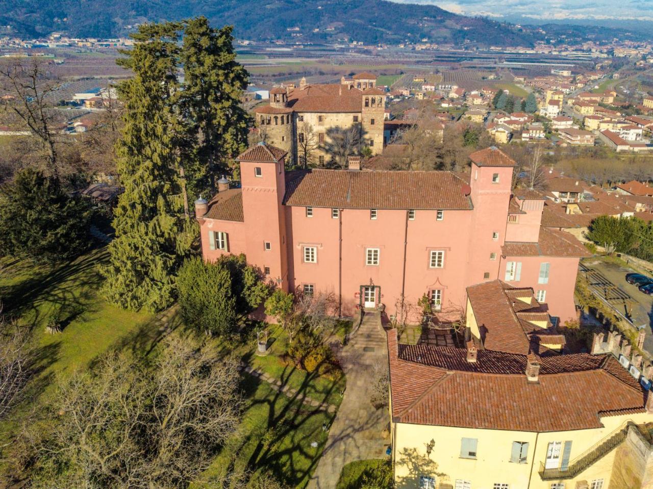 Castello Rosso Hotel Costigliole Saluzzo Exterior foto